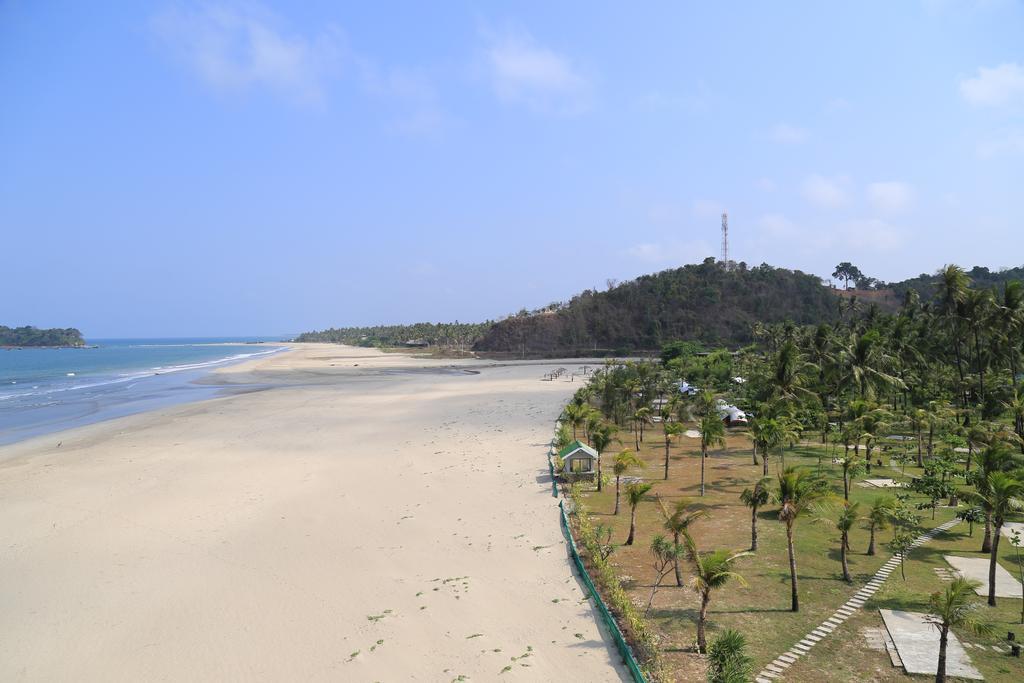 Ocean Front Campgrounds Ngwesaung Buitenkant foto